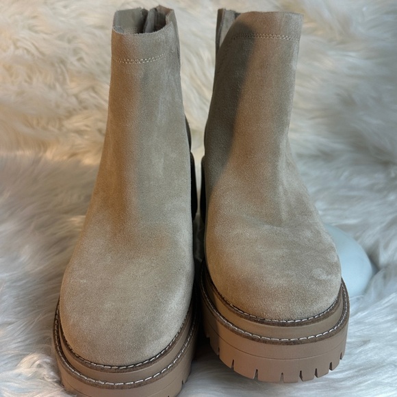 Gianni Bini Griffyn Oat Natural Suede Lug Sole Ankle Boots - Picture 8 of 11